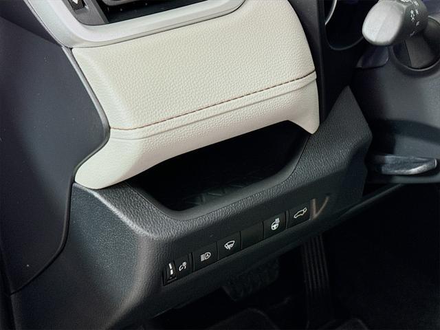 used 2022 Toyota RAV4 Hybrid car, priced at $32,500