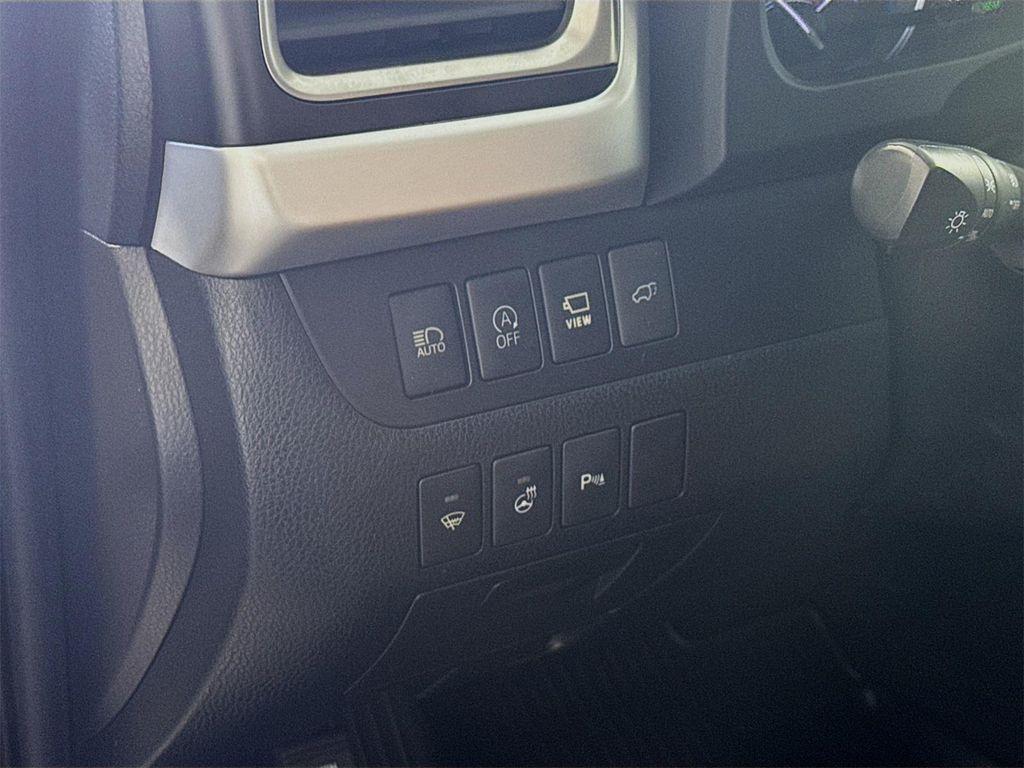 used 2019 Toyota Highlander car, priced at $25,290