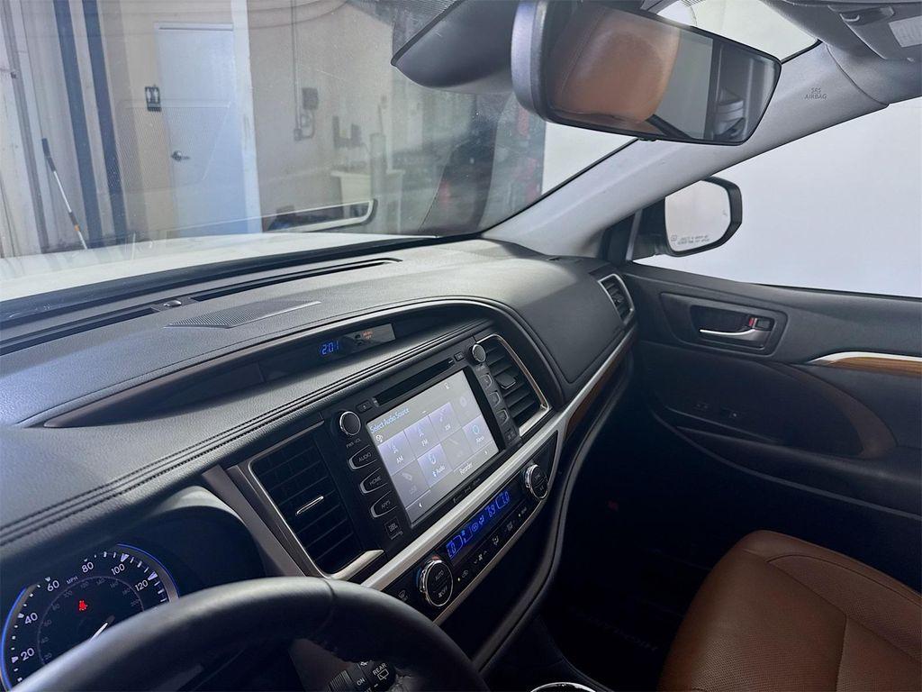 used 2019 Toyota Highlander car, priced at $25,290