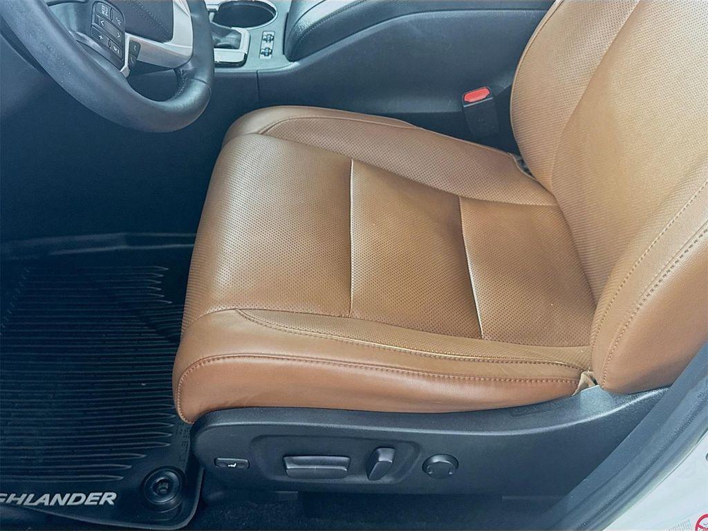 used 2019 Toyota Highlander car, priced at $25,290