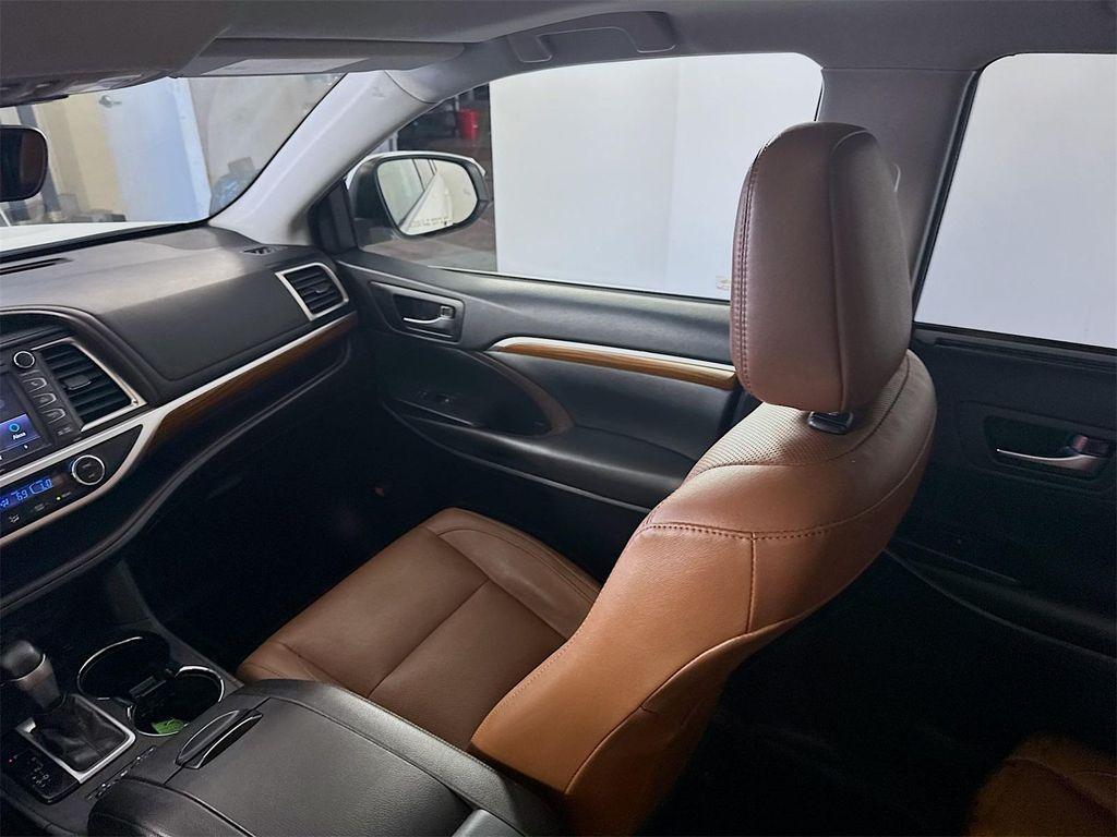 used 2019 Toyota Highlander car, priced at $25,290