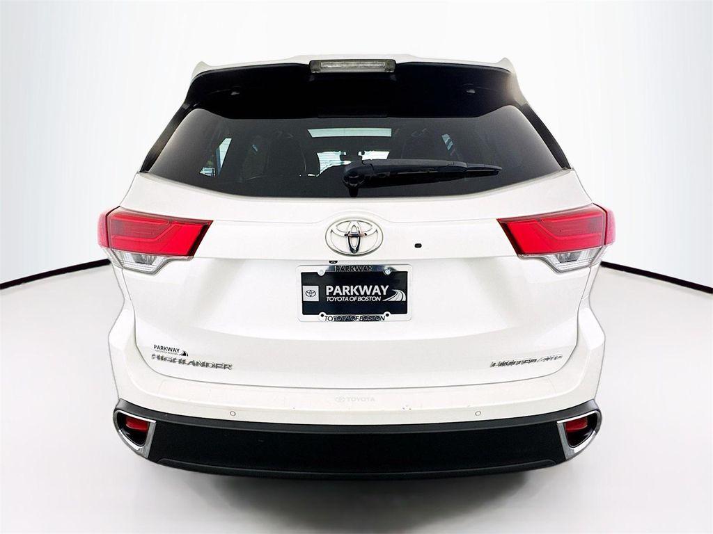 used 2019 Toyota Highlander car, priced at $25,290