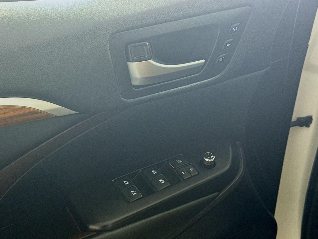 used 2019 Toyota Highlander car, priced at $25,290