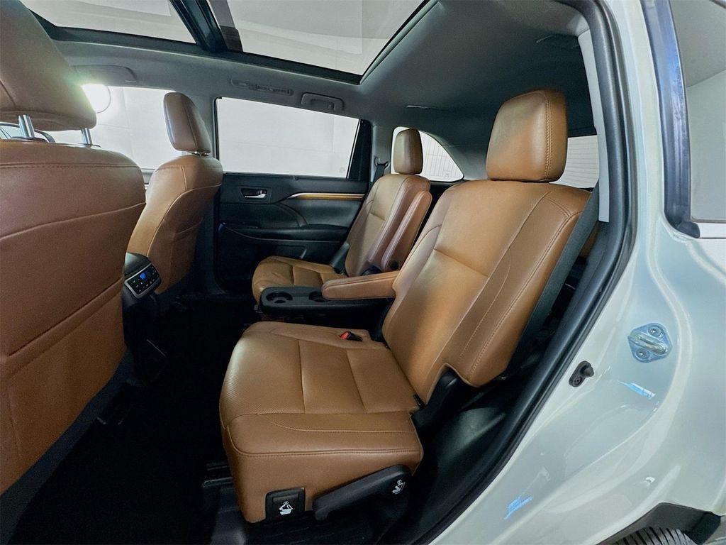 used 2019 Toyota Highlander car, priced at $25,290
