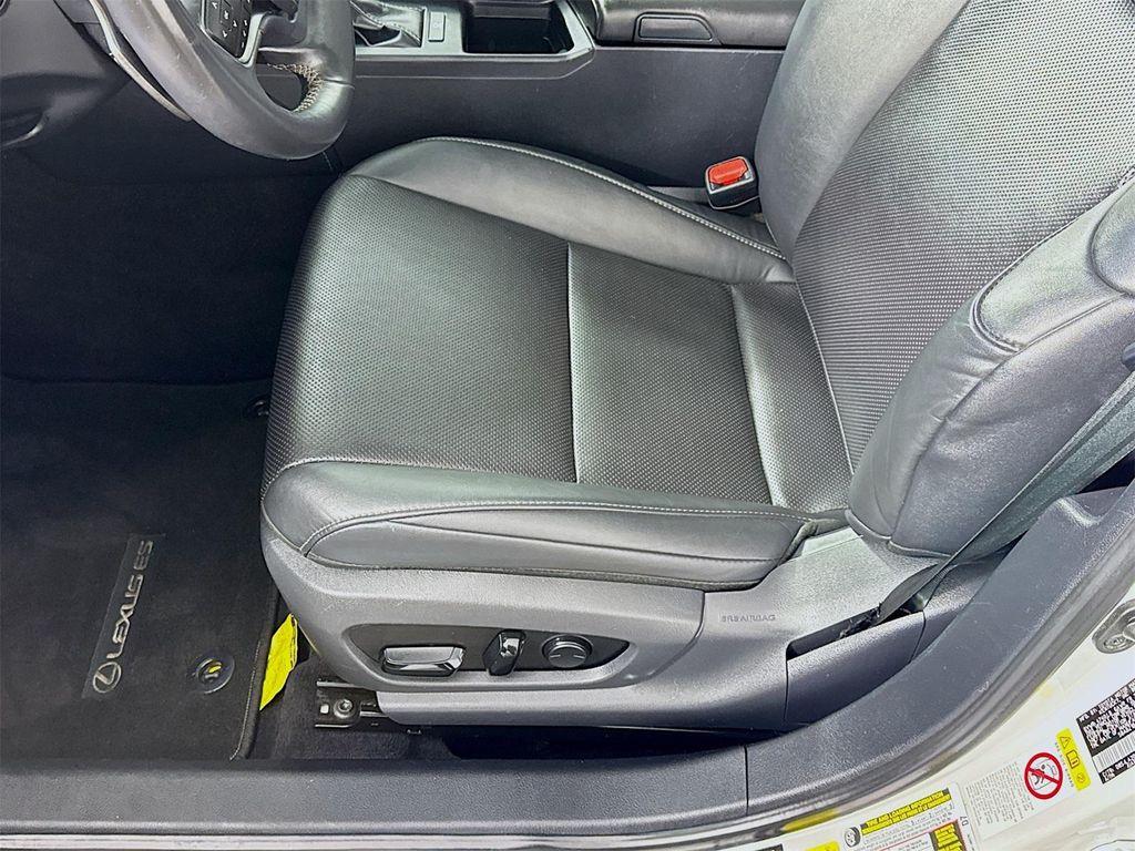used 2019 Lexus ES 350 car, priced at $26,257