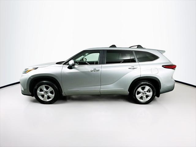 used 2023 Toyota Highlander car, priced at $33,058