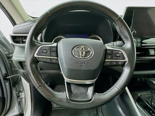 used 2023 Toyota Highlander car, priced at $33,058