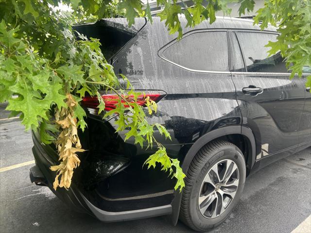 used 2020 Toyota Highlander car, priced at $30,882