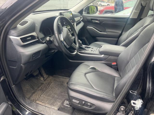 used 2020 Toyota Highlander car, priced at $30,882