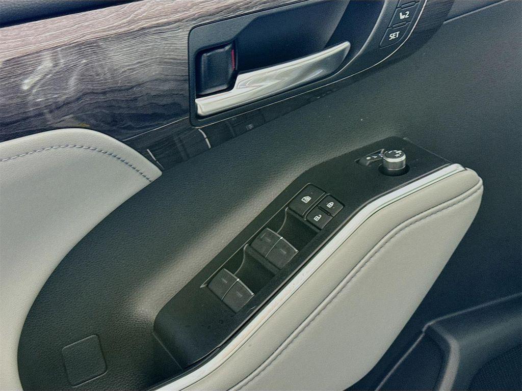 new 2026 Toyota Highlander car, priced at $55,723