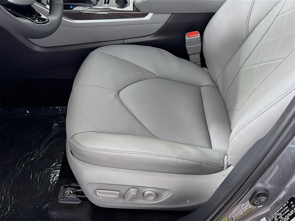 new 2026 Toyota Highlander car, priced at $55,723