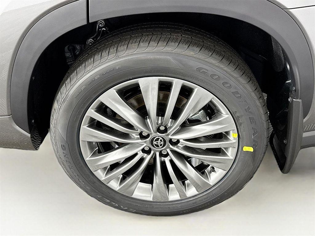 new 2026 Toyota Highlander car, priced at $55,723