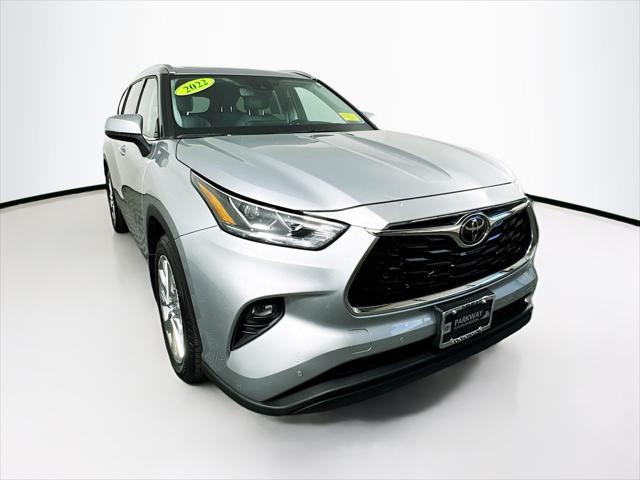 used 2022 Toyota Highlander car, priced at $39,453