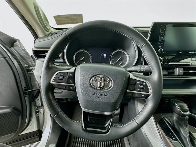 used 2022 Toyota Highlander car, priced at $39,453