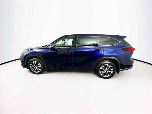 used 2022 Toyota Highlander car, priced at $35,990