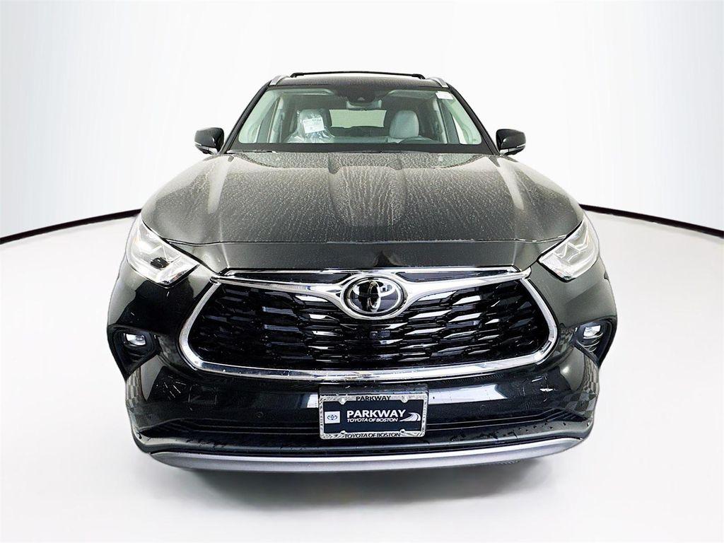 new 2025 Toyota Highlander car, priced at $56,207