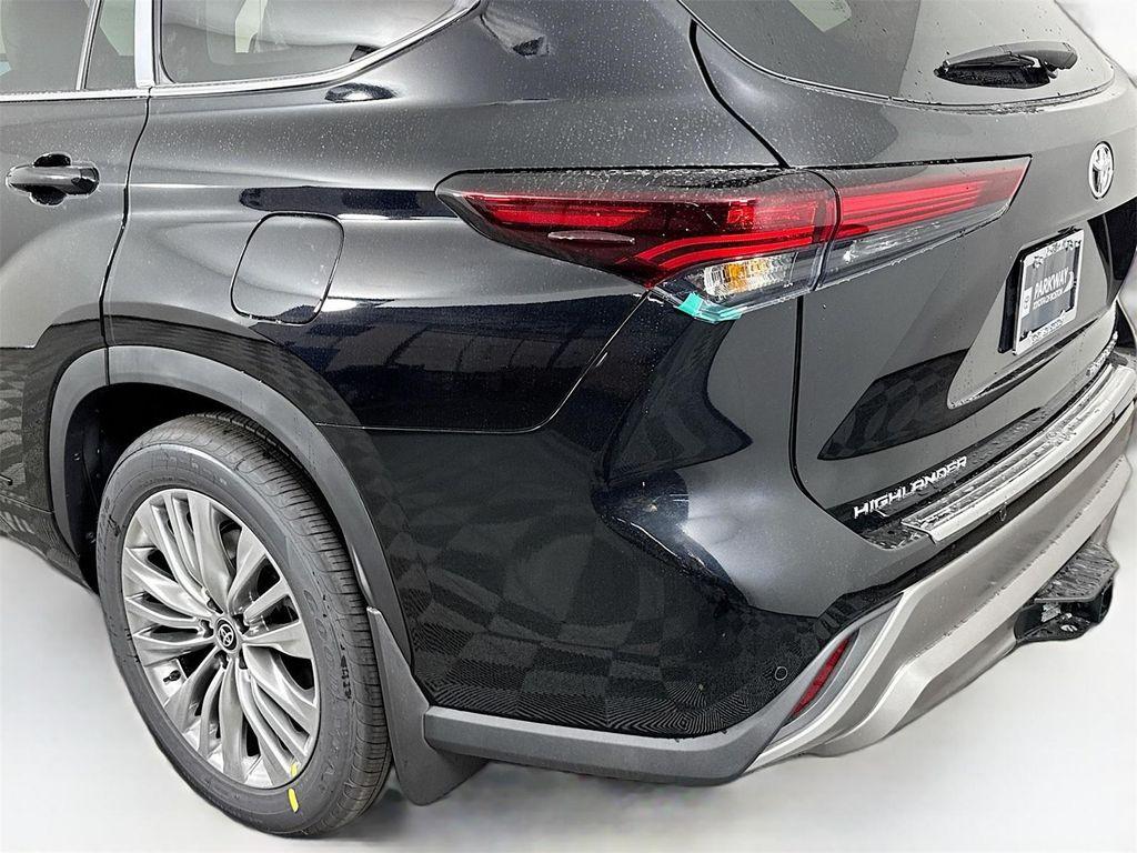 new 2025 Toyota Highlander car, priced at $56,207