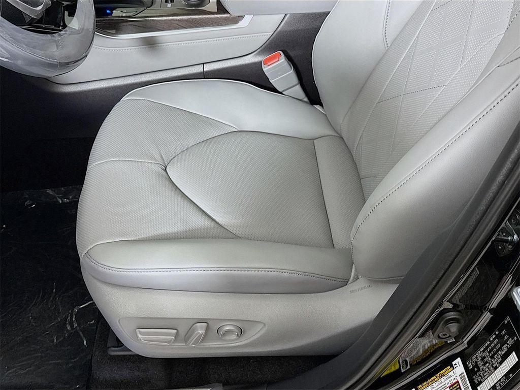 new 2025 Toyota Highlander car, priced at $56,207