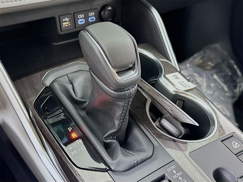 new 2025 Toyota Highlander car, priced at $56,207