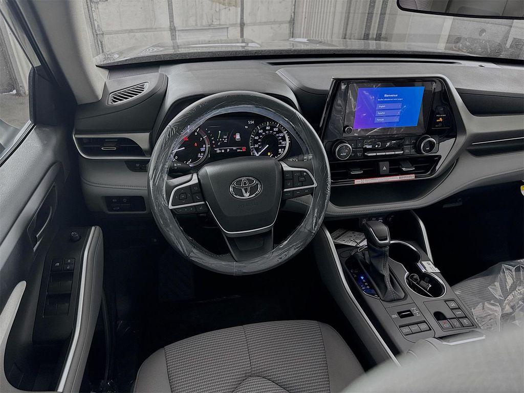 new 2025 Toyota Highlander car