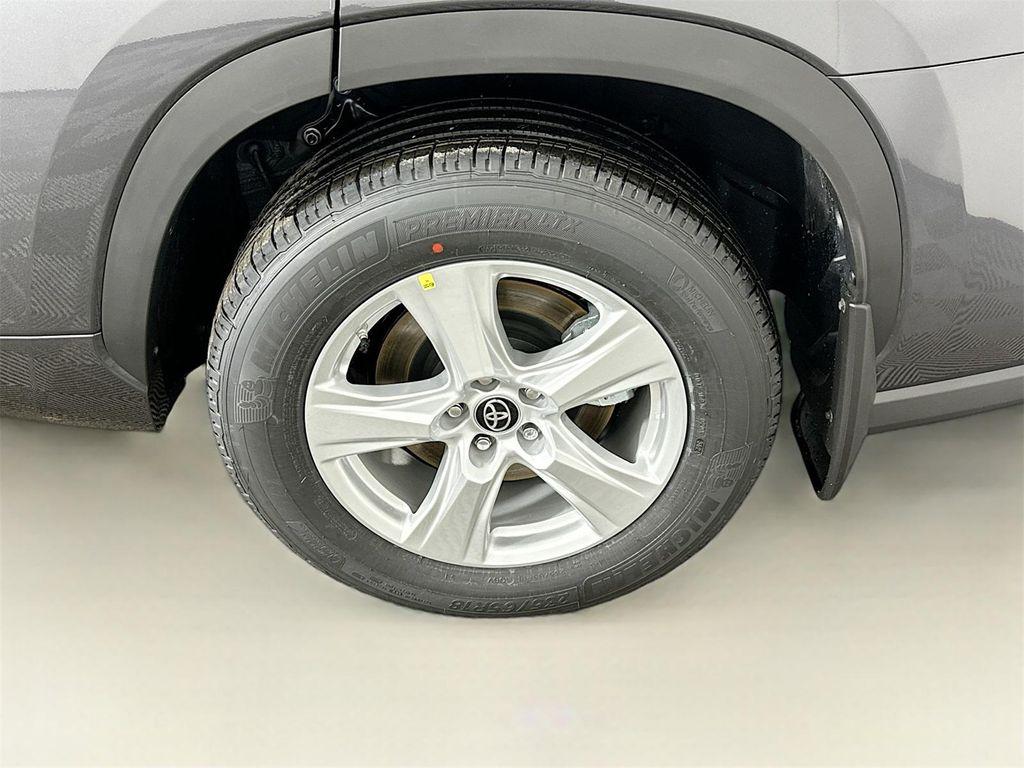new 2025 Toyota Highlander car