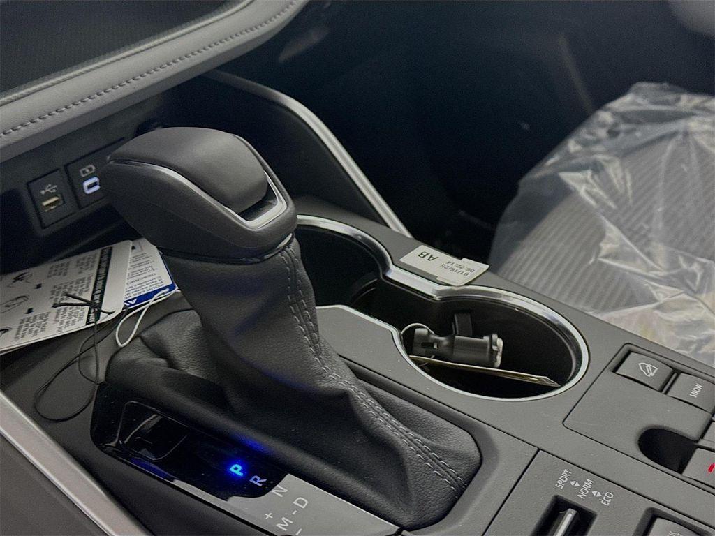 new 2025 Toyota Highlander car