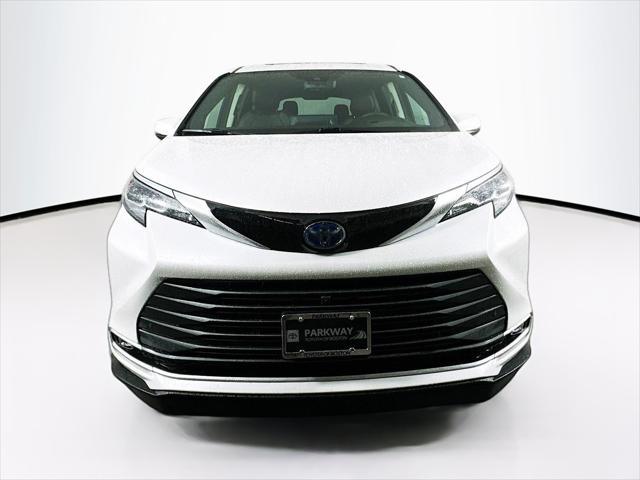 used 2024 Toyota Sienna car, priced at $73,368