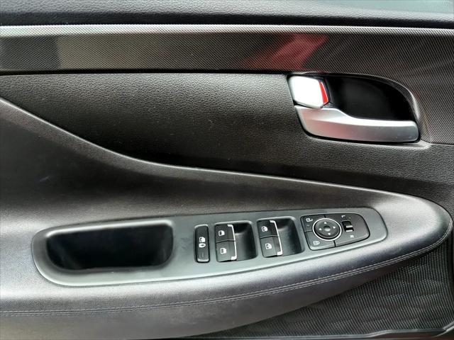used 2022 Hyundai Santa Fe car, priced at $27,995