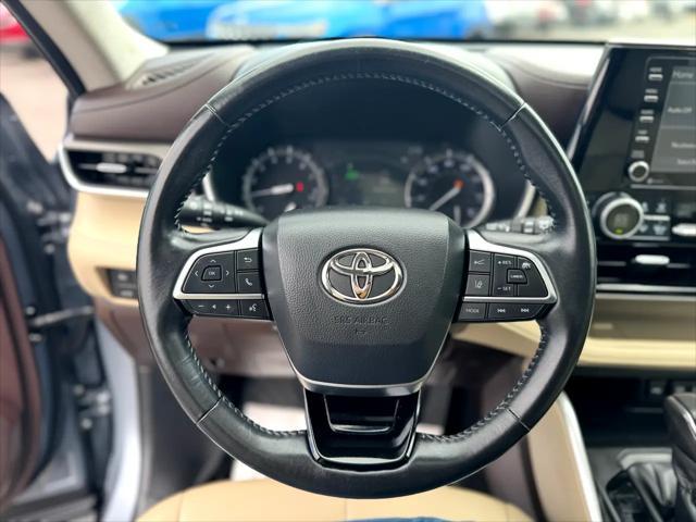 used 2020 Toyota Highlander car, priced at $32,995