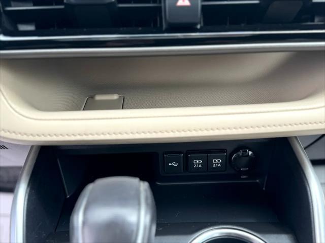 used 2020 Toyota Highlander car, priced at $32,995