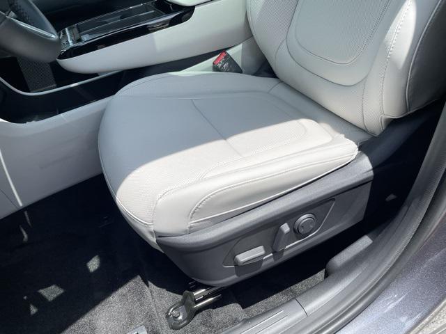 new 2025 Hyundai TUCSON Hybrid car, priced at $36,459