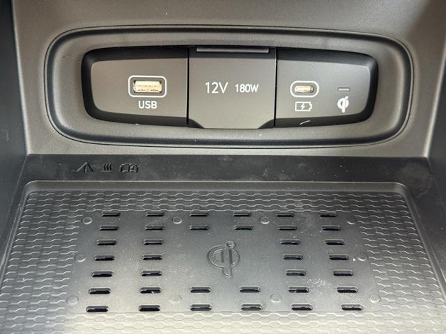 new 2025 Hyundai Venue car, priced at $24,043