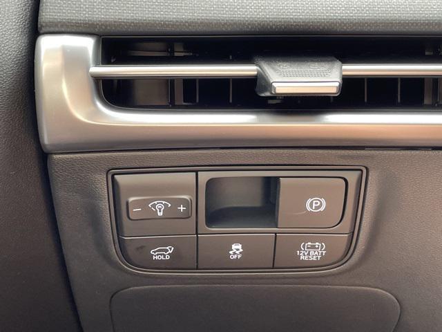 new 2025 Hyundai TUCSON Hybrid car, priced at $36,238