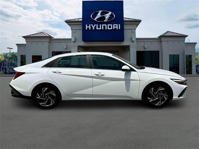 new 2024 Hyundai Elantra car, priced at $26,581