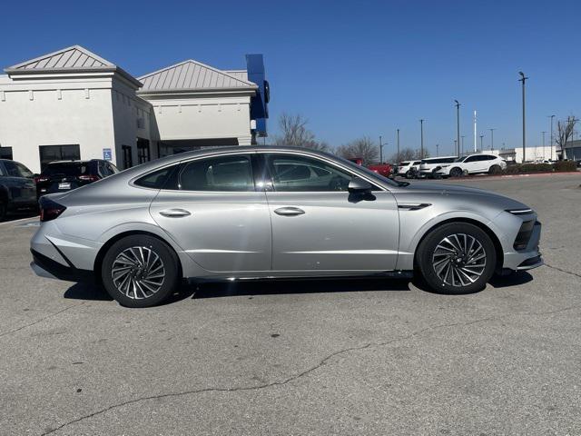 new 2024 Hyundai Sonata Hybrid car, priced at $35,179