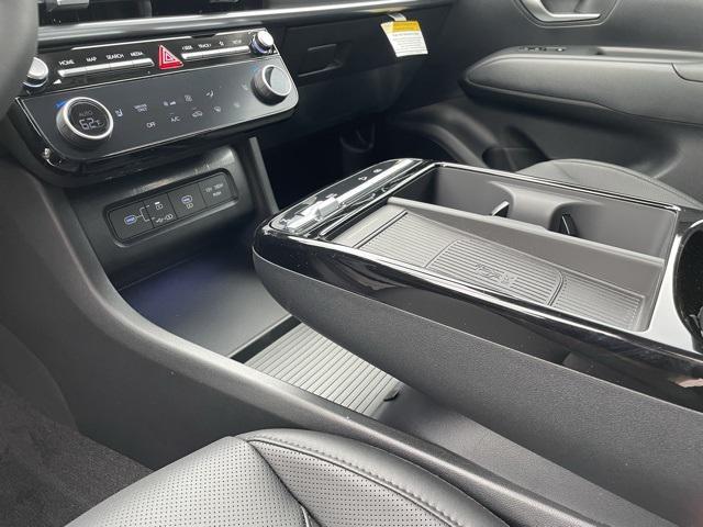 new 2025 Hyundai TUCSON Hybrid car, priced at $37,070