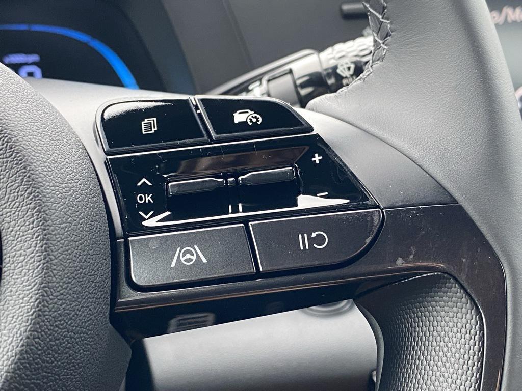 new 2025 Hyundai Elantra car, priced at $23,739