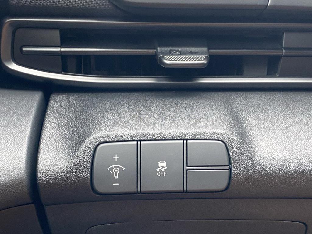 new 2025 Hyundai Elantra car, priced at $23,739