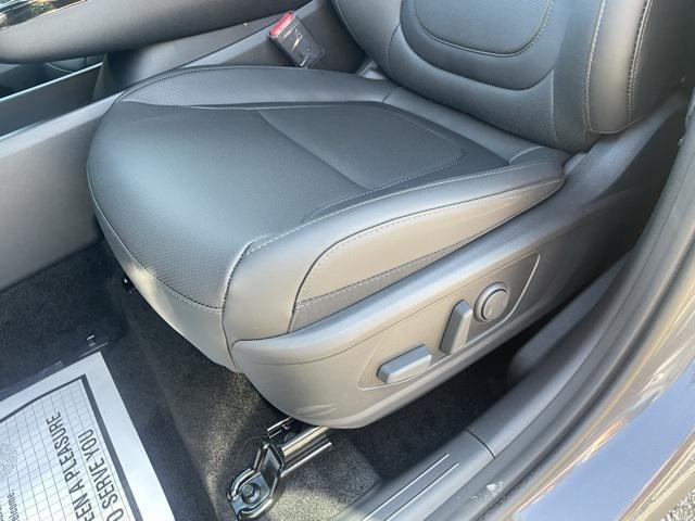 new 2025 Hyundai TUCSON Hybrid car, priced at $36,583
