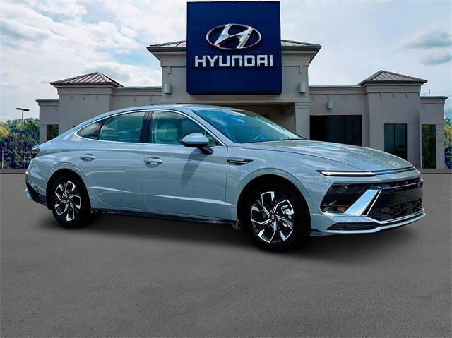 new 2024 Hyundai Sonata car, priced at $29,180