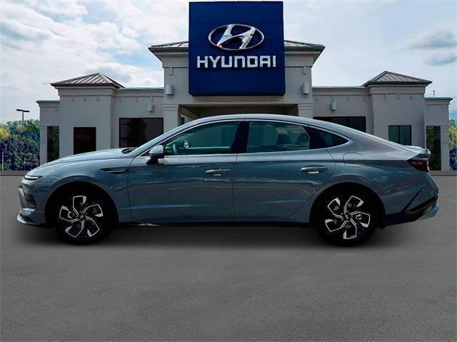 new 2024 Hyundai Sonata car, priced at $29,180