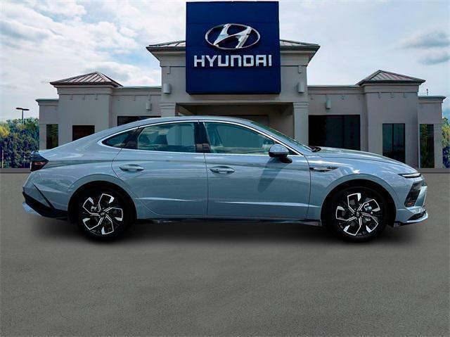 new 2024 Hyundai Sonata car, priced at $29,180