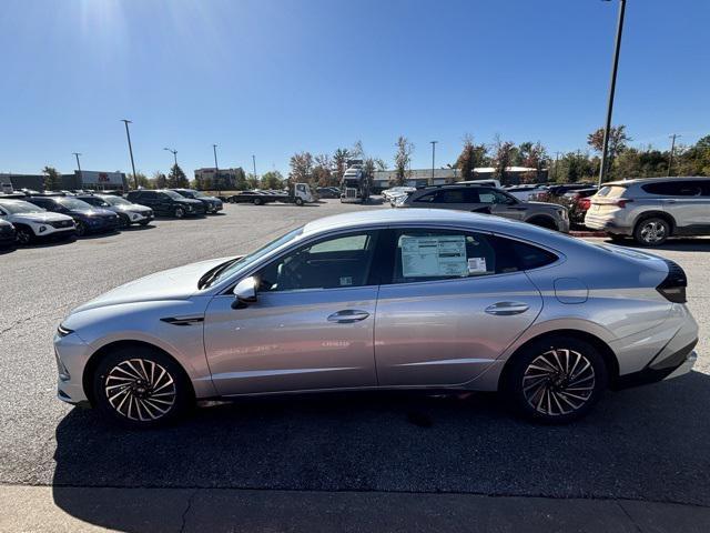 new 2025 Hyundai Sonata Hybrid car, priced at $31,795