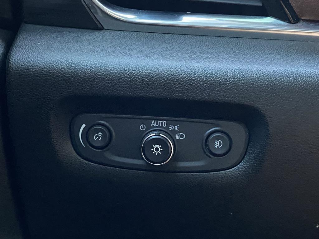 used 2019 Chevrolet Traverse car, priced at $22,189