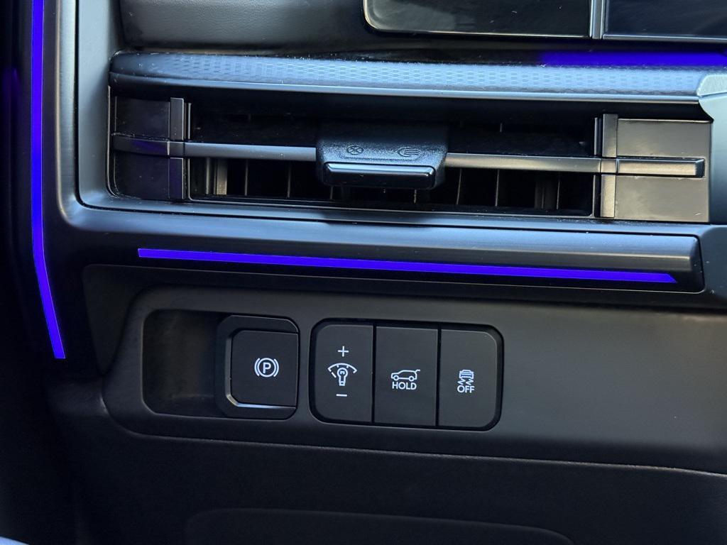 used 2024 Hyundai Santa Fe car, priced at $37,995