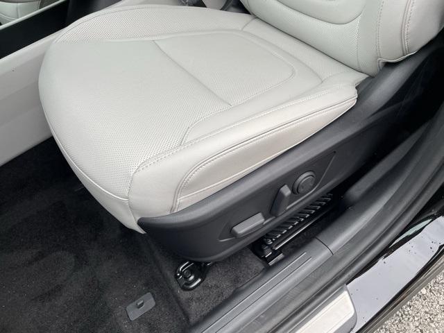 new 2025 Hyundai TUCSON Hybrid car, priced at $41,367