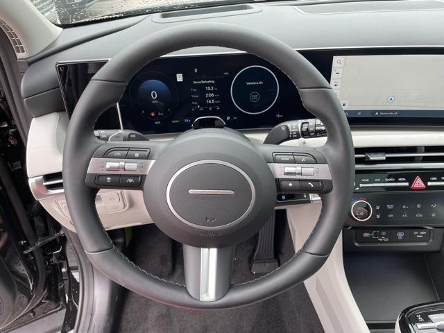 new 2025 Hyundai TUCSON Hybrid car, priced at $41,367