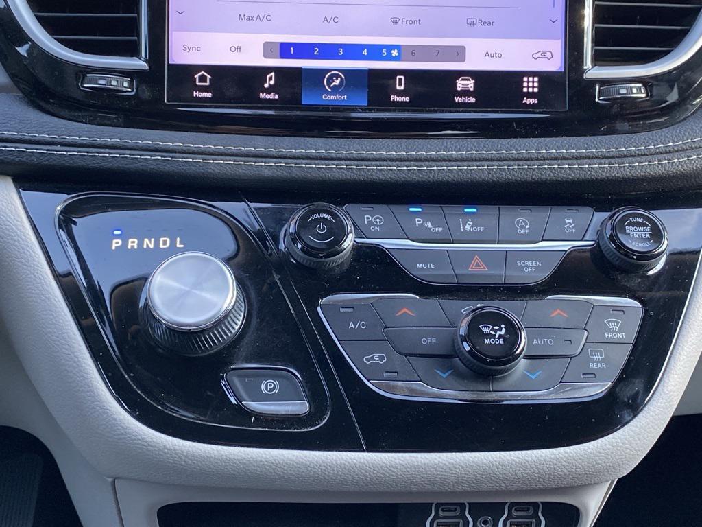 used 2023 Chrysler Pacifica car, priced at $28,489