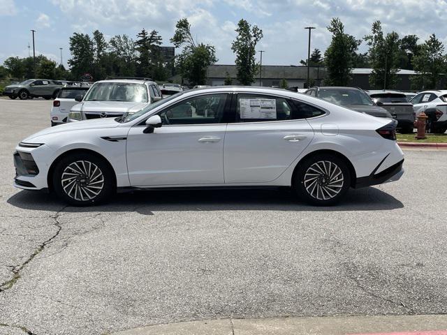 new 2025 Hyundai Sonata Hybrid car, priced at $38,303