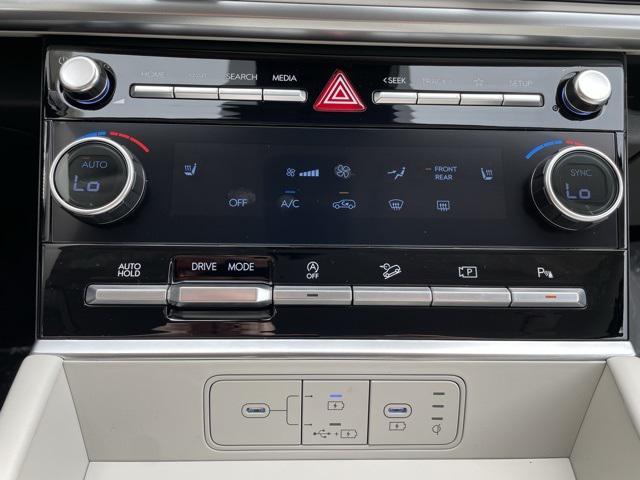 new 2025 Hyundai Santa Fe car, priced at $37,025